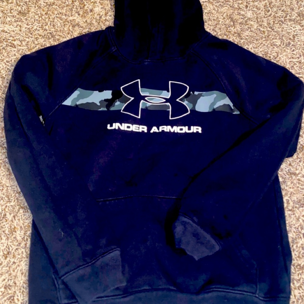 under armour sweatshirt size small boys